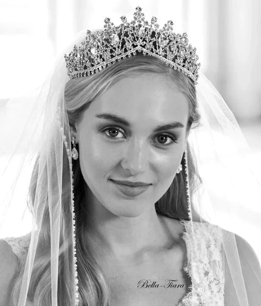 bridal tiara for brides in wedding