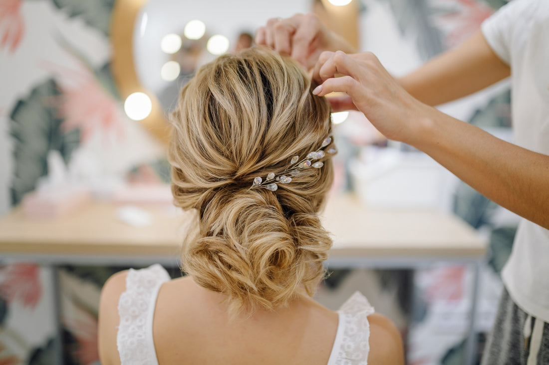 How to Choose the Perfect Bridal Hair Accessories for Your Wedding Hairstyle