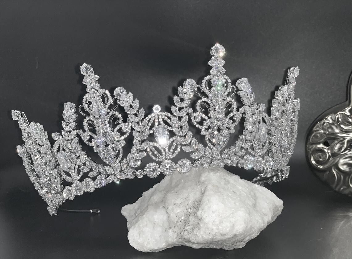 Queen Daniela - Royal Silver Crystal Tiara Crown