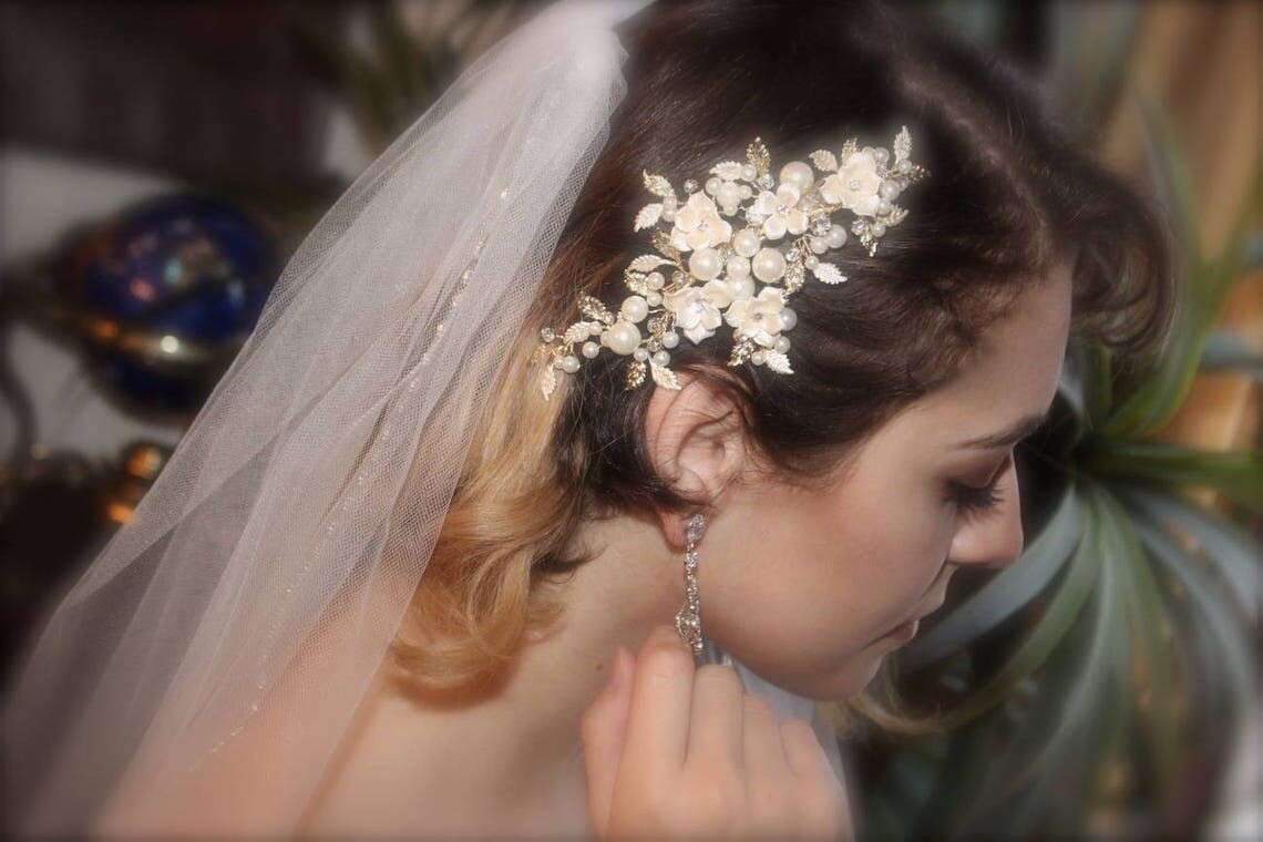 Rosette - Beautiful ceramic roses bridal comb