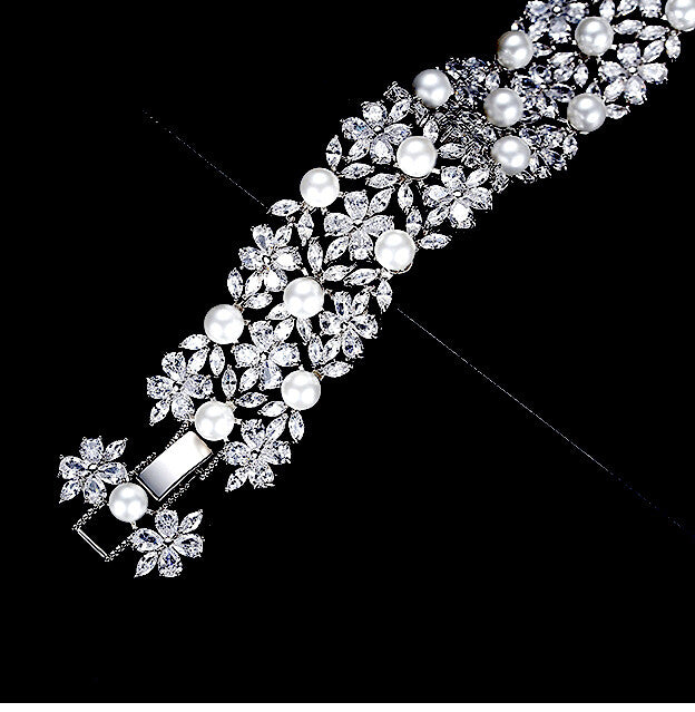 Italia - Elegant CZ bridal wedding pearl bracelet
