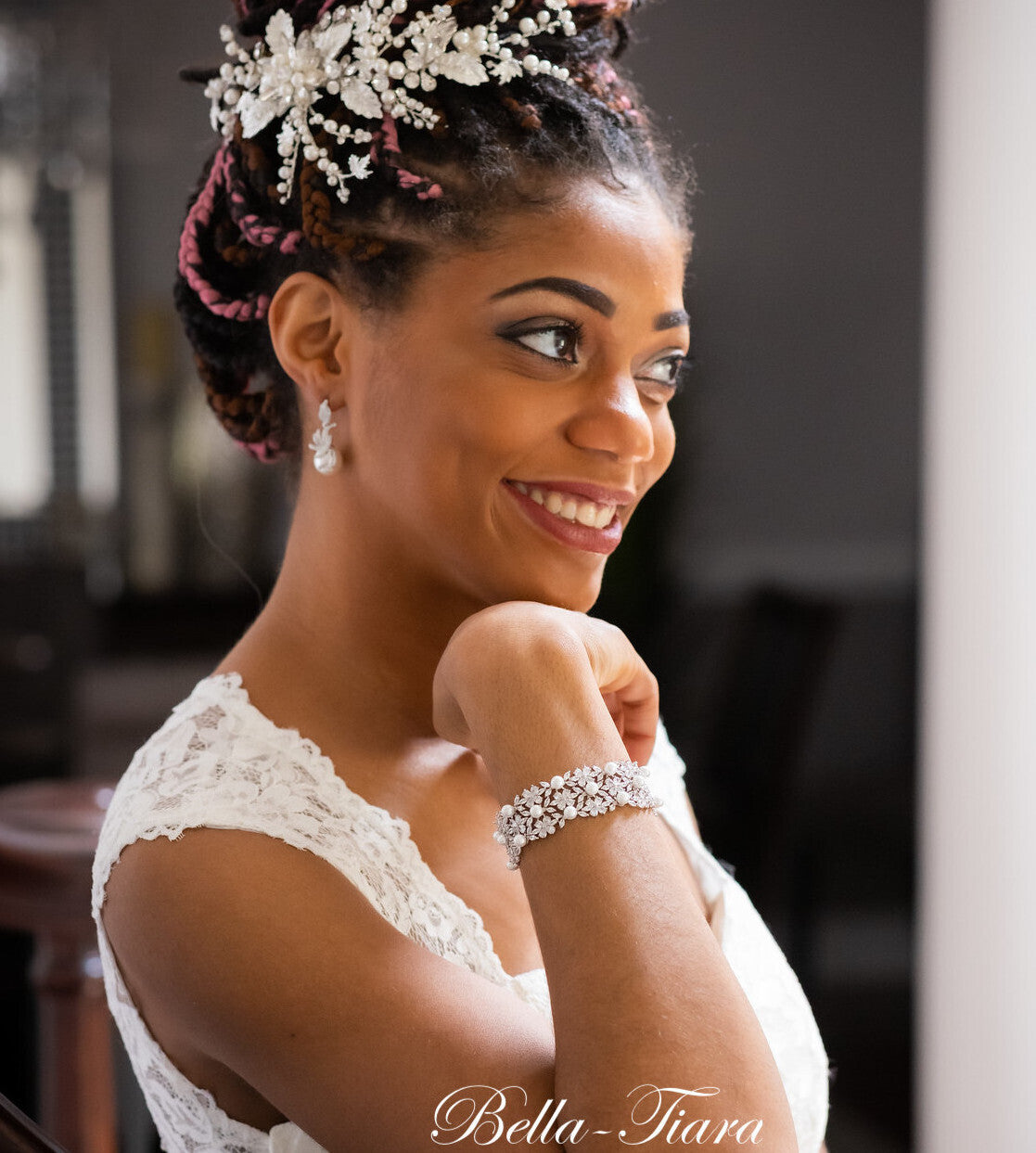 Italia - Elegant CZ bridal wedding pearl bracelet