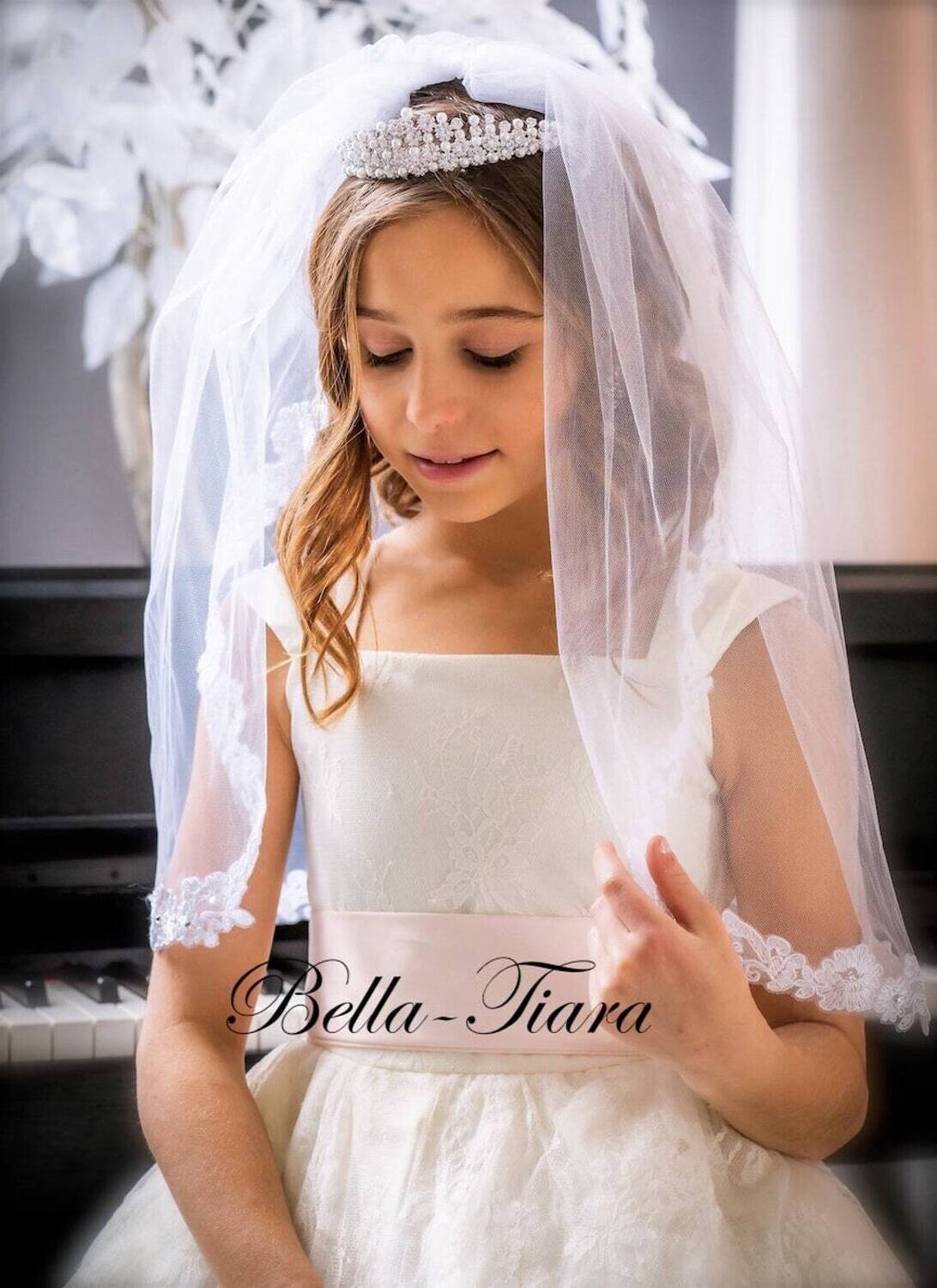 Giovanna - floral french lace communion veil
