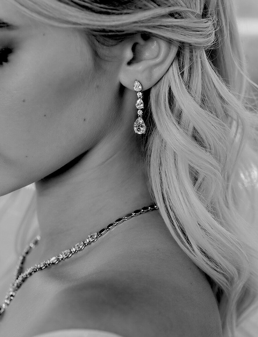 Elegant tear drop crystal bridal necklace set