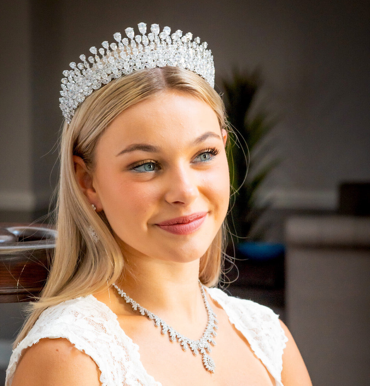 Liliana - Royal crown wedding Tiara
