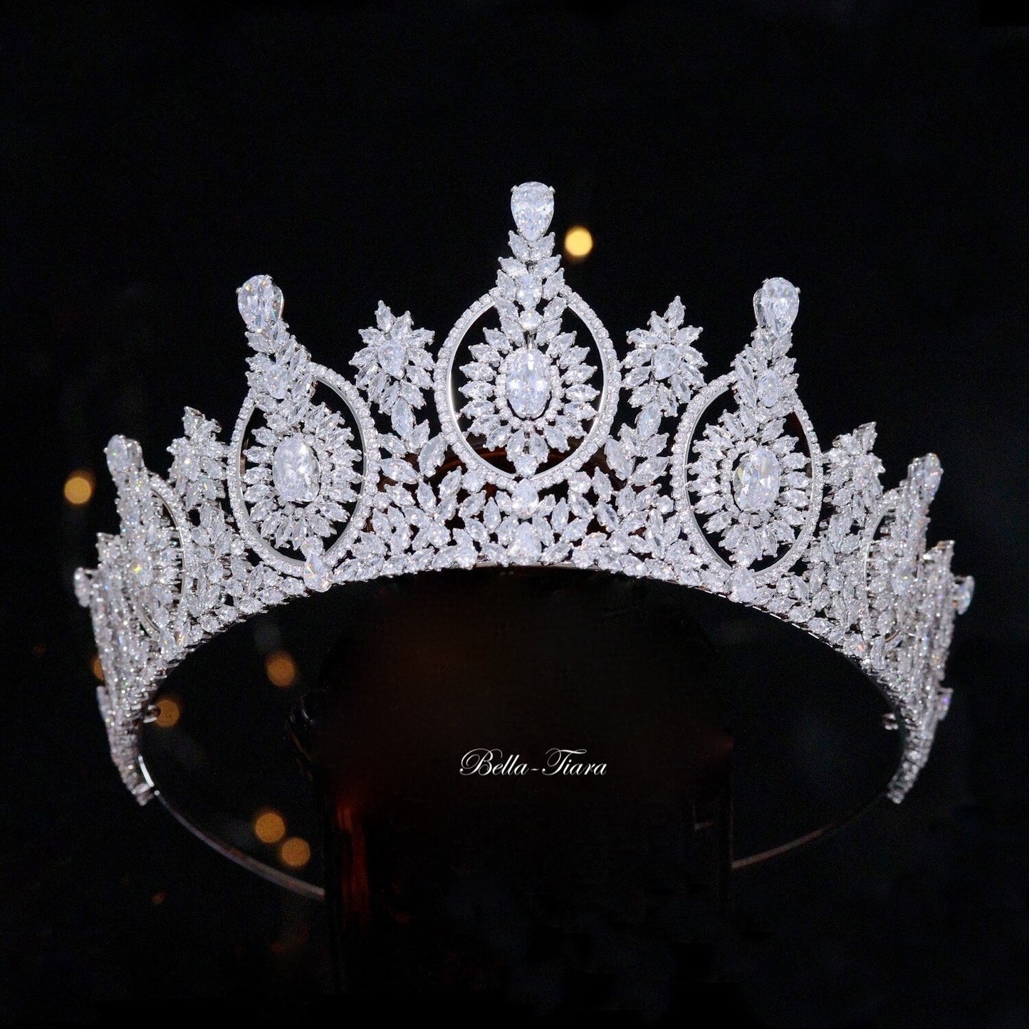 Antonia - Grand royal Crystal Tiara