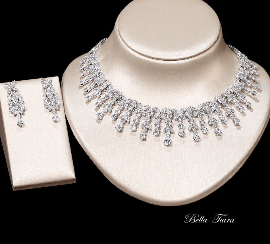 Klea - Stunning Swarovski crystal statement necklace set (free bracelet)