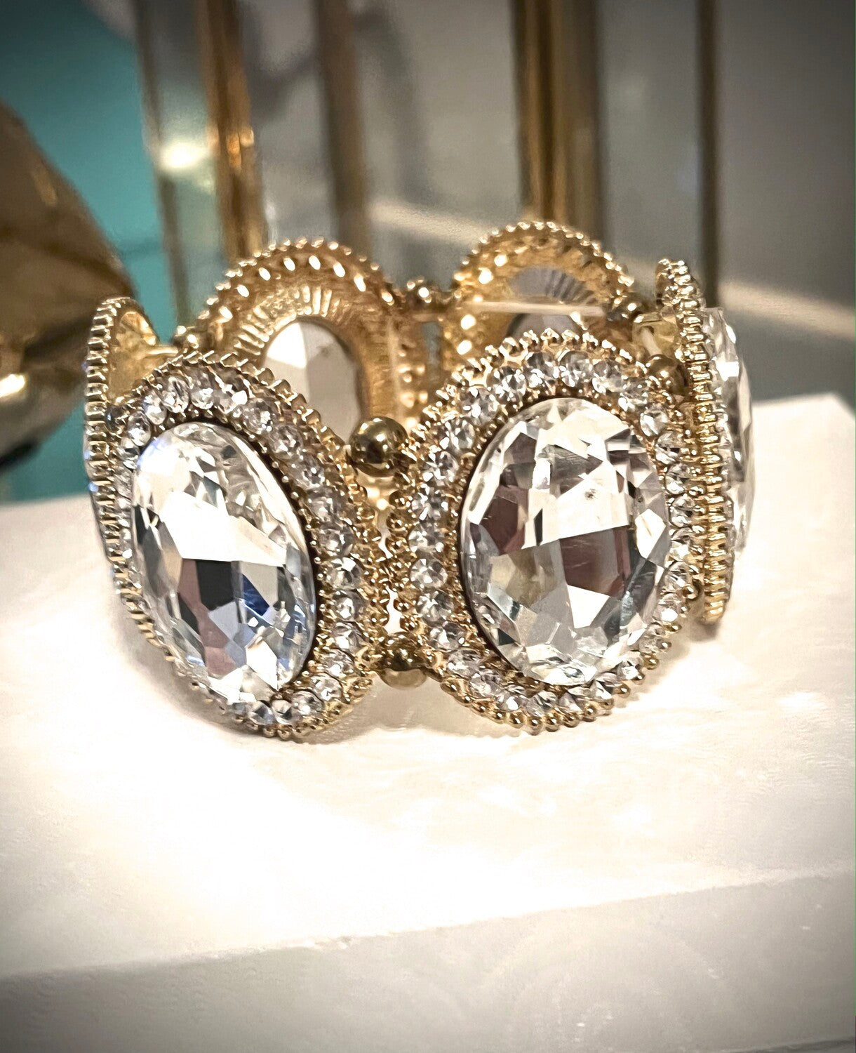 CONTESSA - Glamorous statement crystal gold bracelet