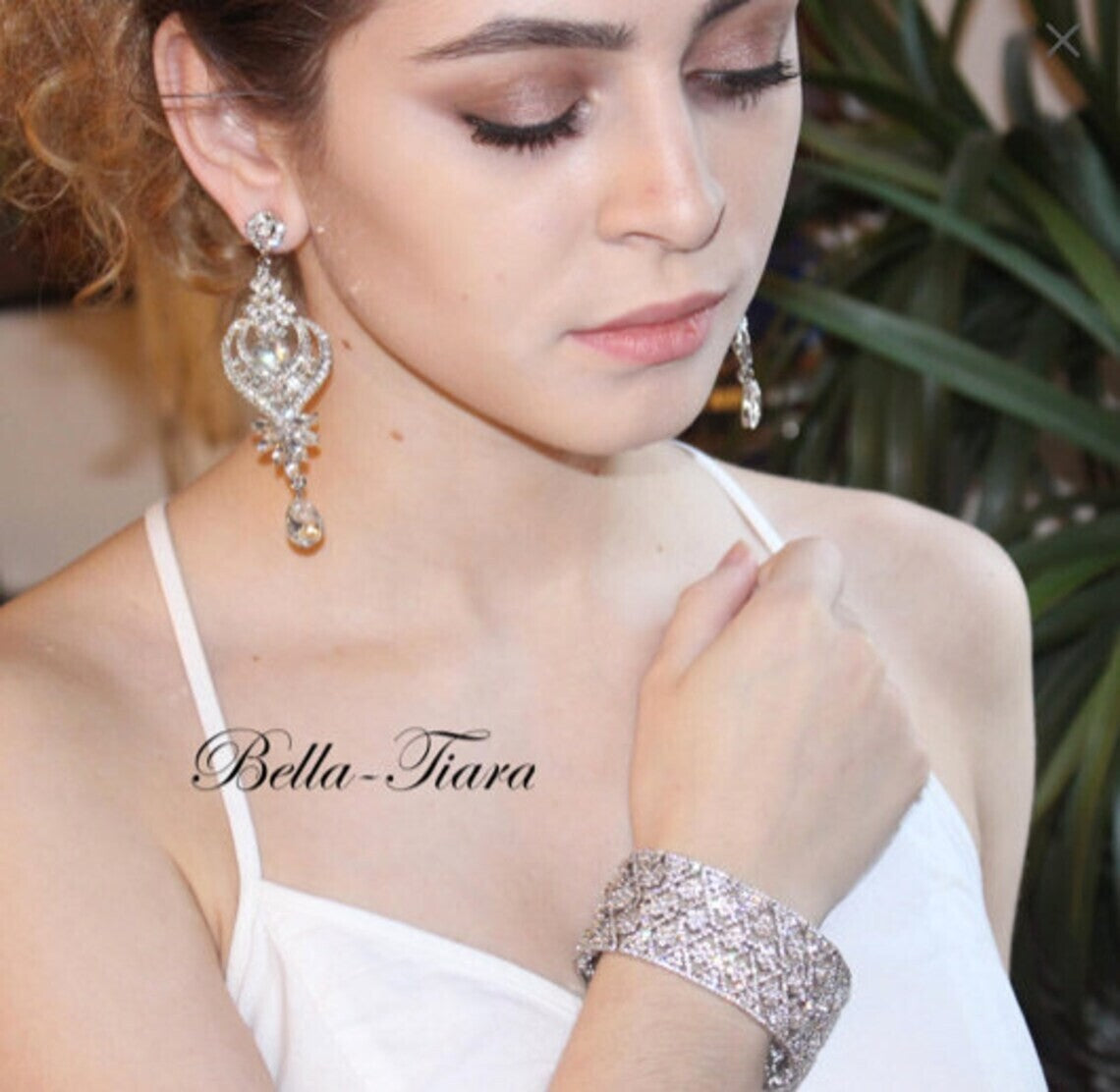 Reghan - Crystal royal bridal earrings