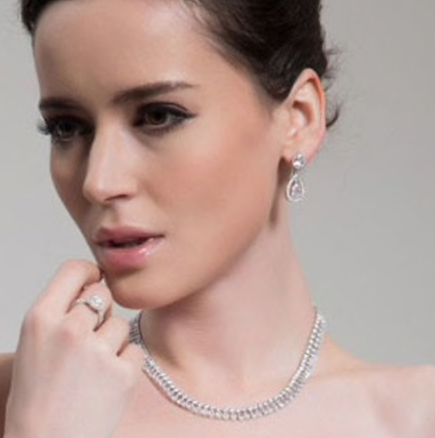 Princess Giova - Timeless wedding necklace set