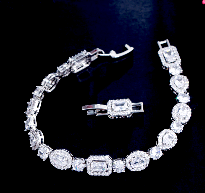 Lilliana - Vintage inspired crystal CZ bridal drop earrings