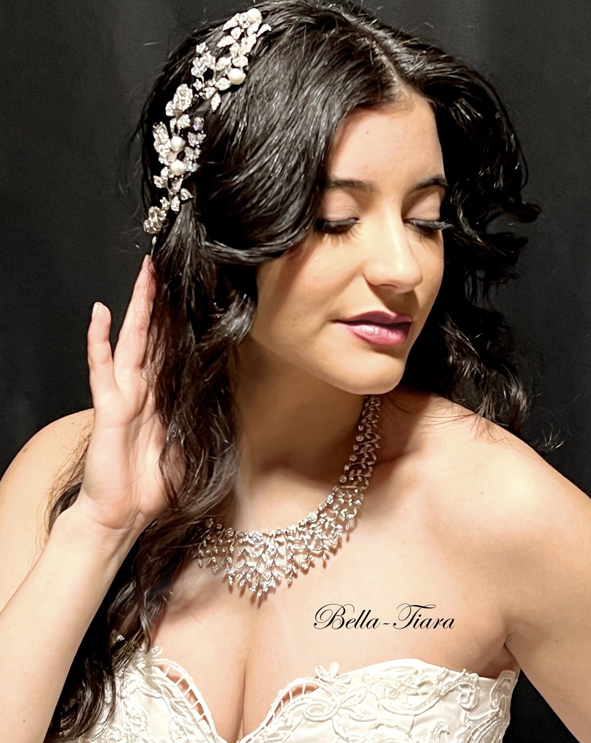 Rosanna - Beautiful bridal necklace set