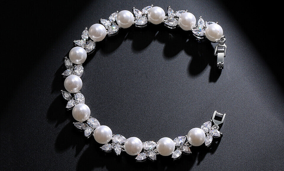 Avena - Timeless pearl bridal necklace set