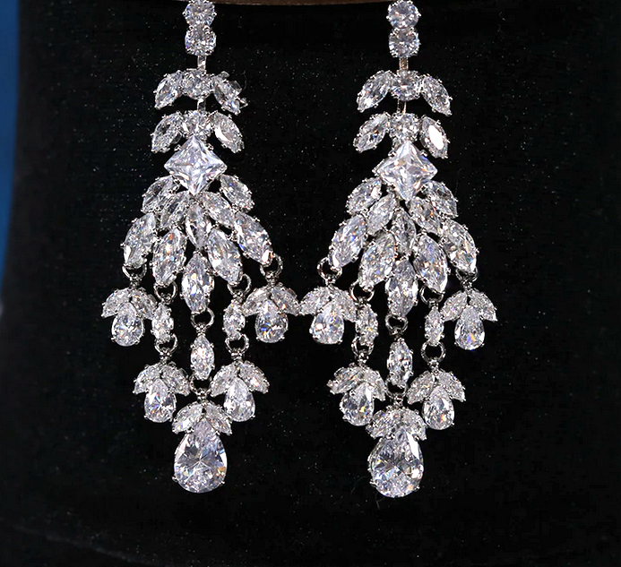 Princess Livia - Stunning simulated diamond crystal bridal necklace set