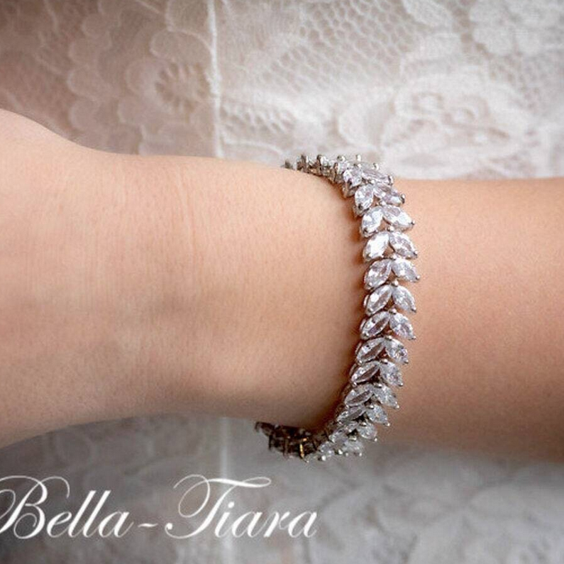Princess Livia - Stunning simulated diamond crystal bridal necklace set