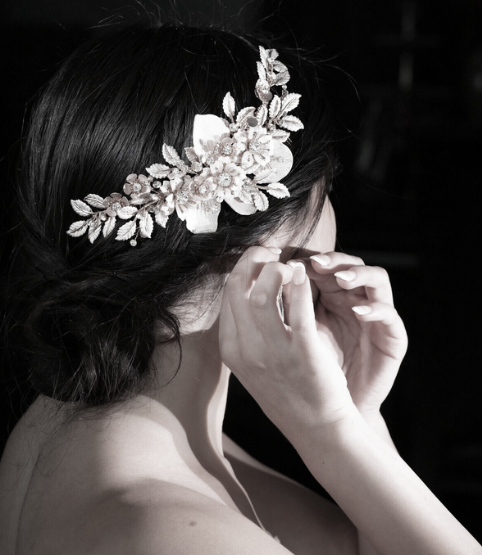Nadia- off white crystal Pearl wedding comb