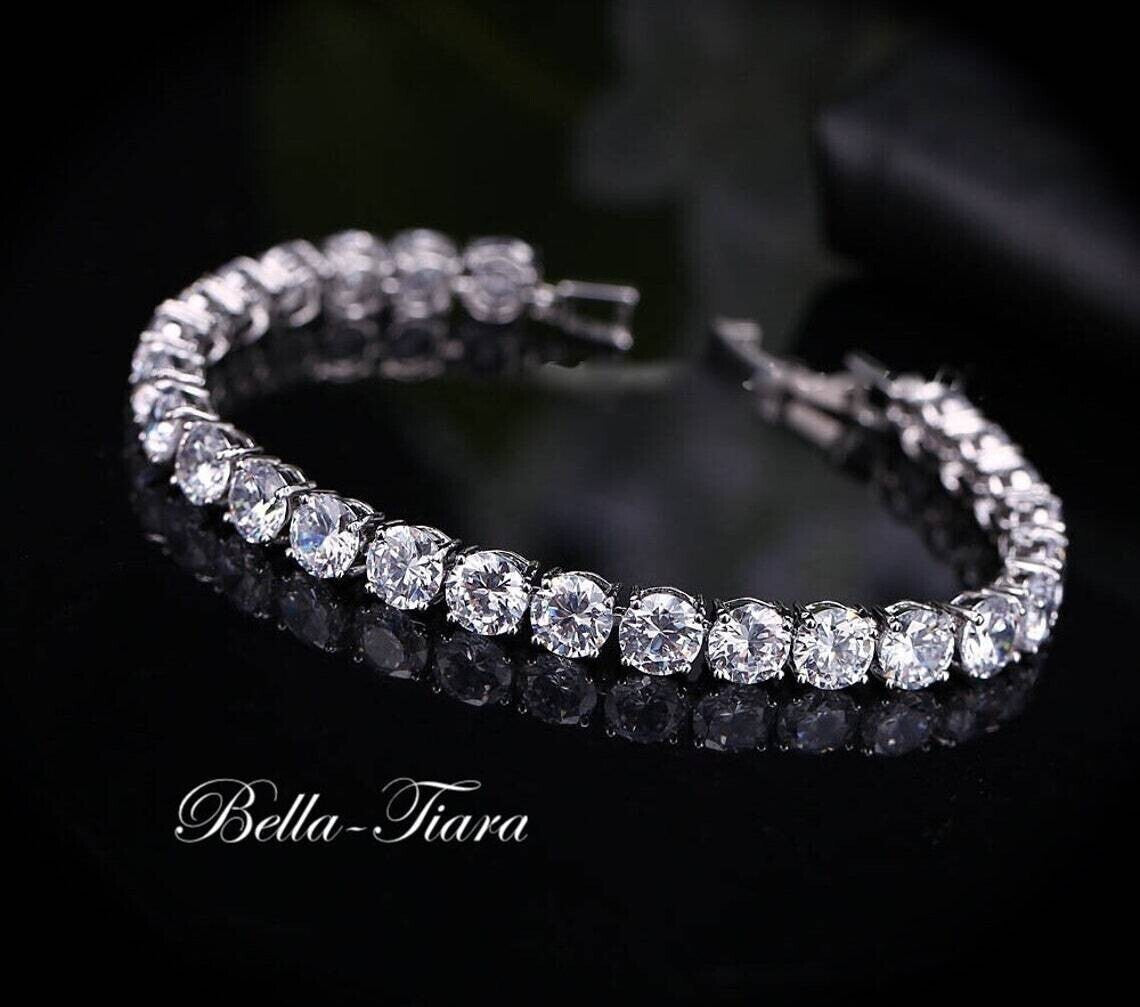 Amandalisa - Glamorous elegant crystal drop wedding bridal necklace set