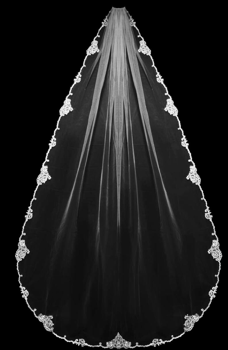 Marialuisa – Beautiful swirl vintage royal lace wedding veil