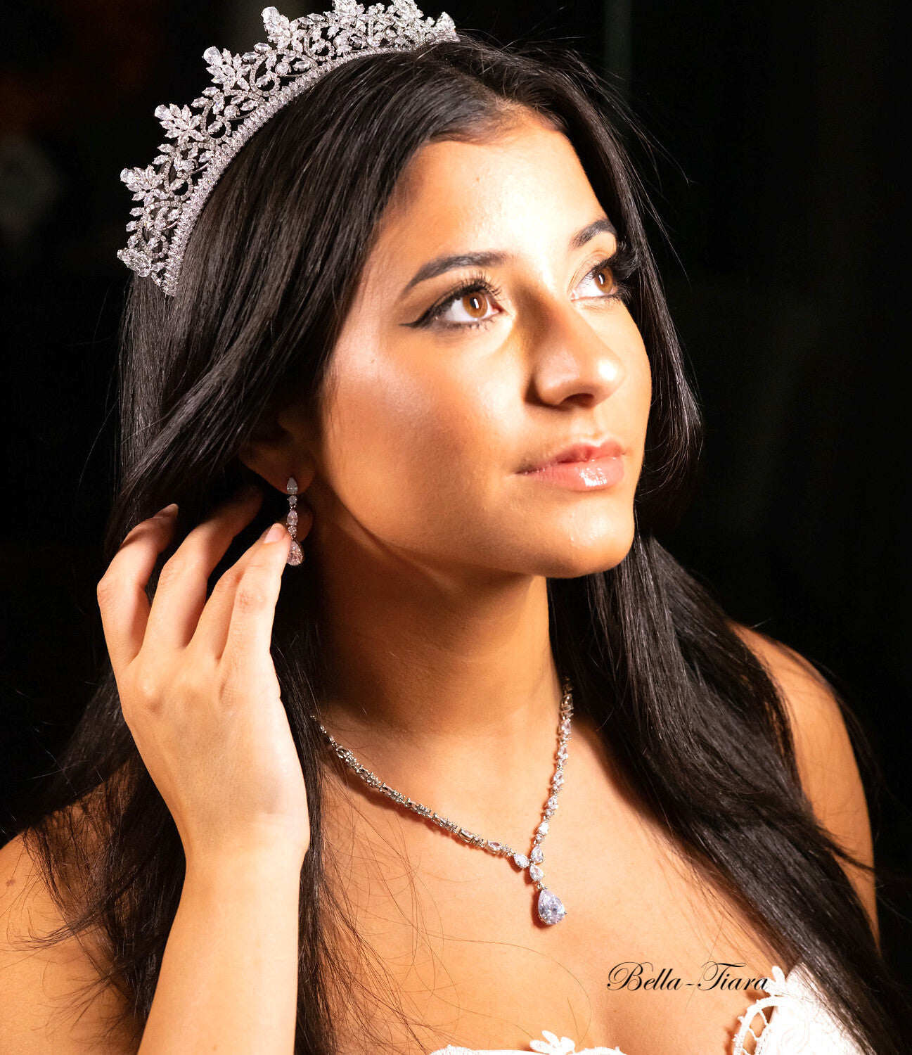 Elegant tear drop crystal bridal necklace set
