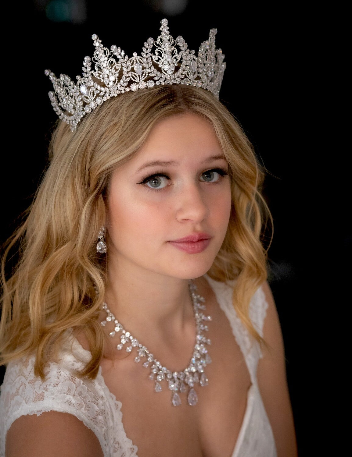 Queen Daniela - Royal Silver Crystal Tiara Crown