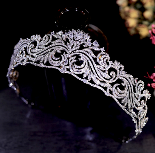 Ariana - Luxurious crystal wedding Tiara