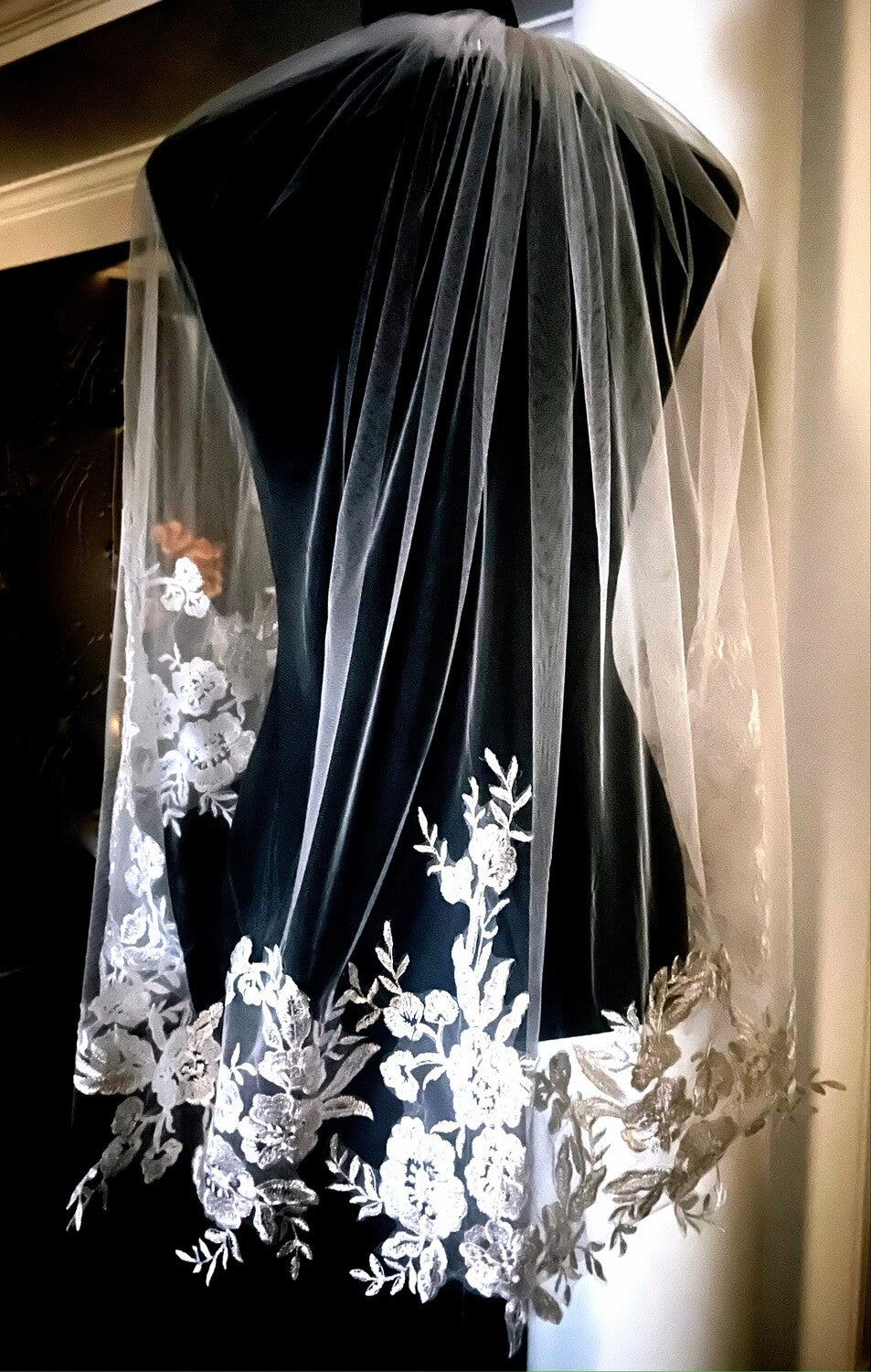 Adelina - ivory Italian Flower lace communion veil