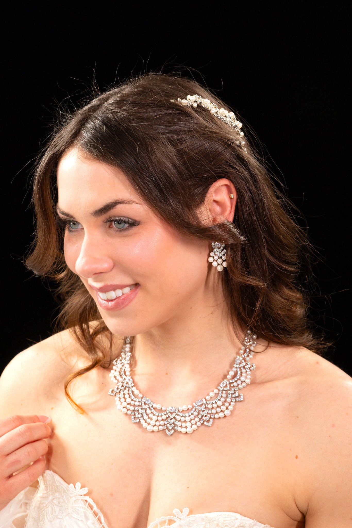 Vincenza  - Enchanting crystal and pearl bridal necklace set