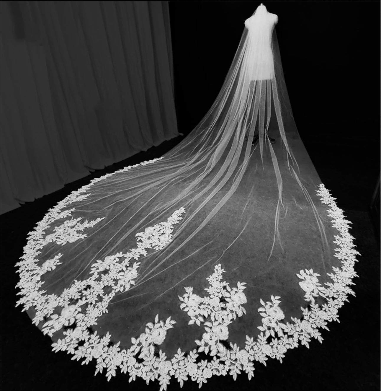 Mariarosetta - Royal Cathedral floral french lace veil - Free blusher