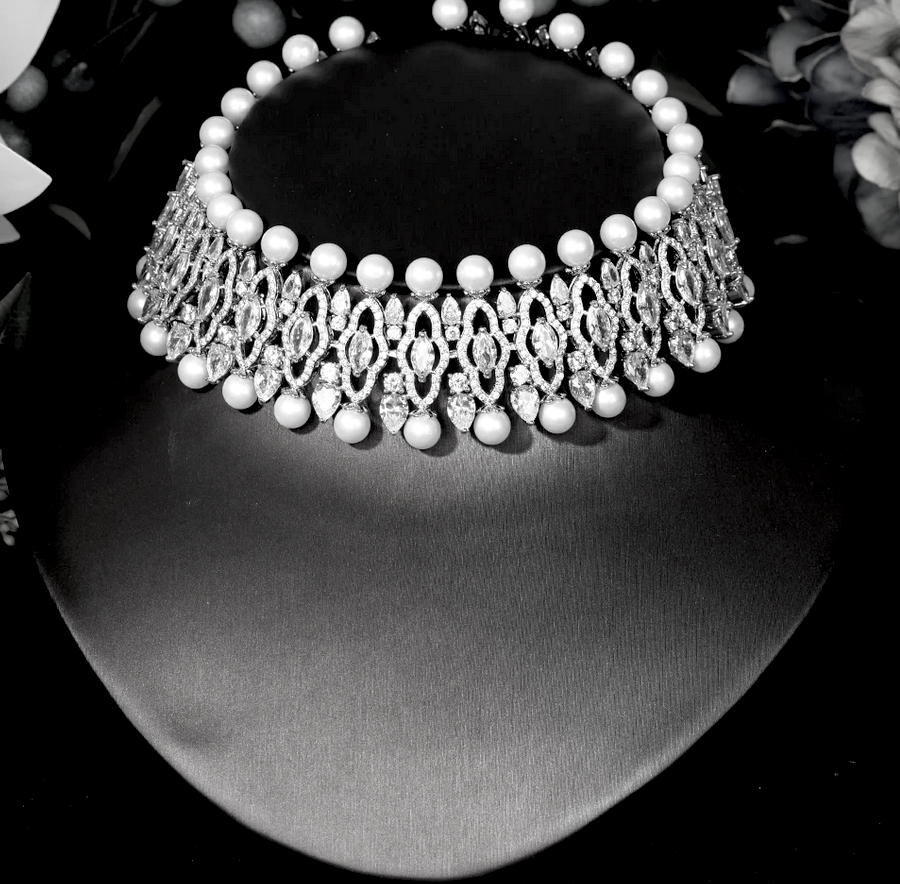 Grand Perla - Stunning Crystal and Pearl wedding necklace set