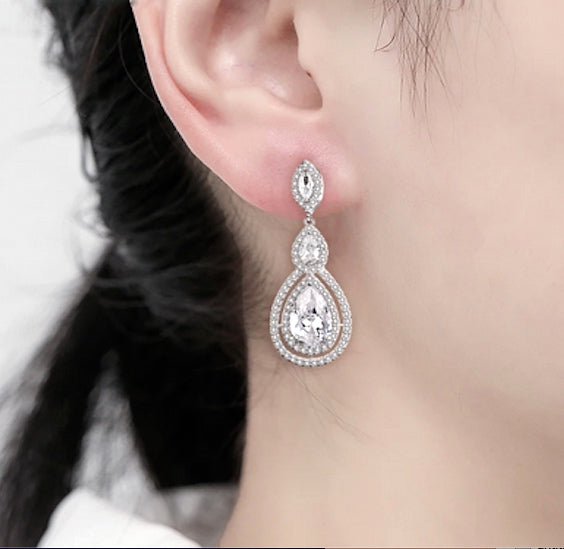 Donnagold - Swarovski crystal gold drop earrings