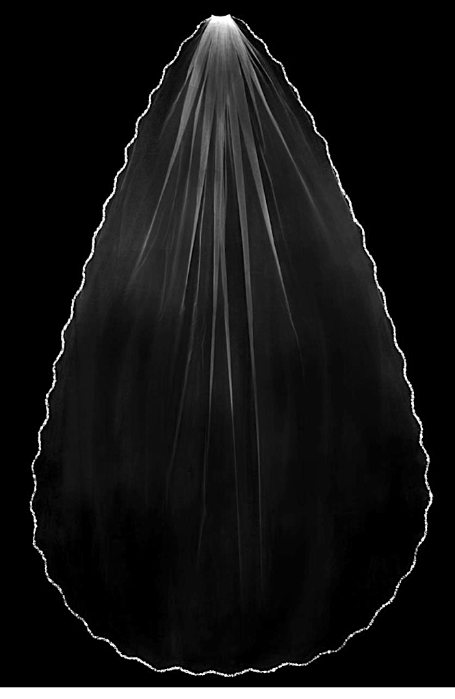 Nora – Scalloped crystal and pearl trim wedding veil