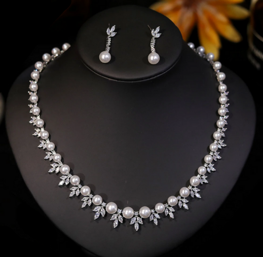 Pearl bridal necklace set