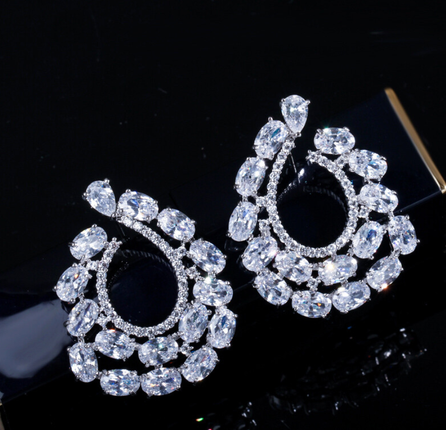 Jesenna - Glamorous crystal bridal earrings