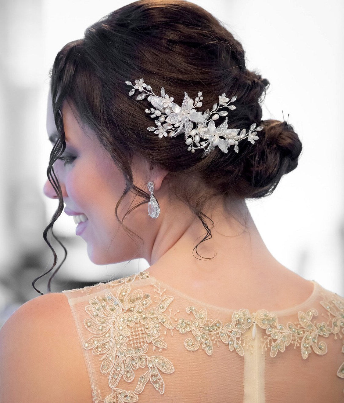 Venezia - Elegant Crystal Pearl Wedding Comb