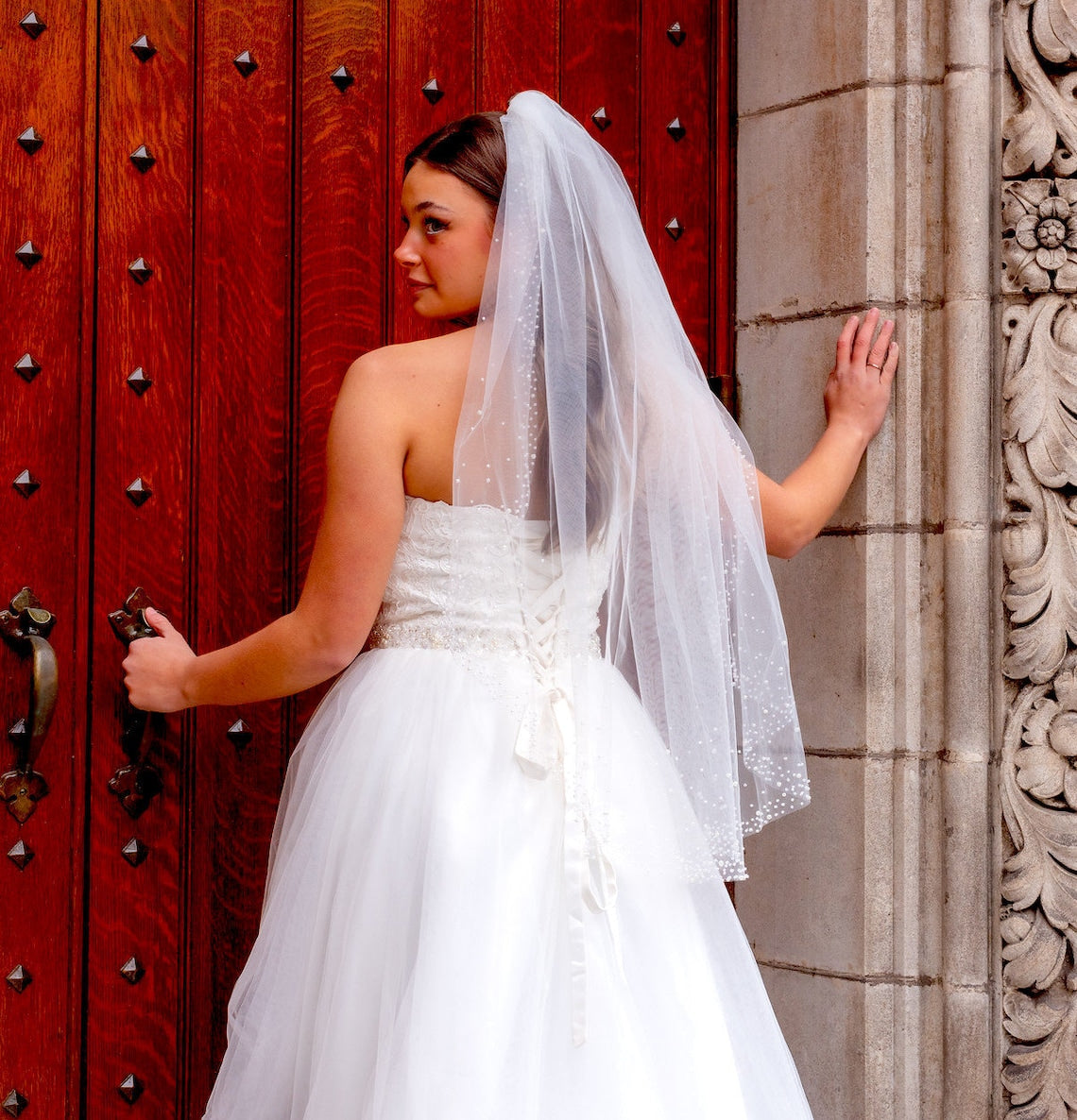 Enchanting pearl edge veil