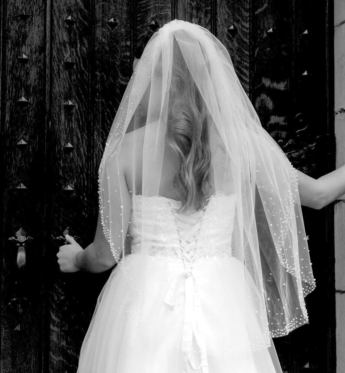 Enchanting pearl edge veil