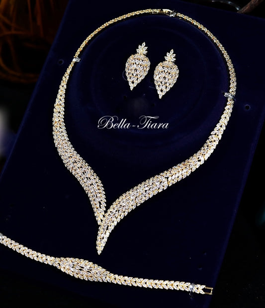 Madison -  Gold bridal necklace set (free bracelet)