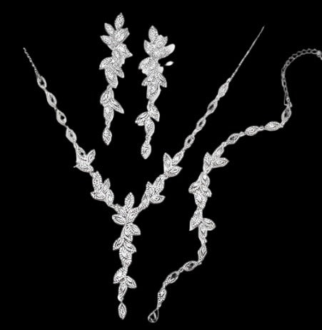 Paris - Beautiful swarovski crystal 3pcs bridal necklace set (free Bracelet)