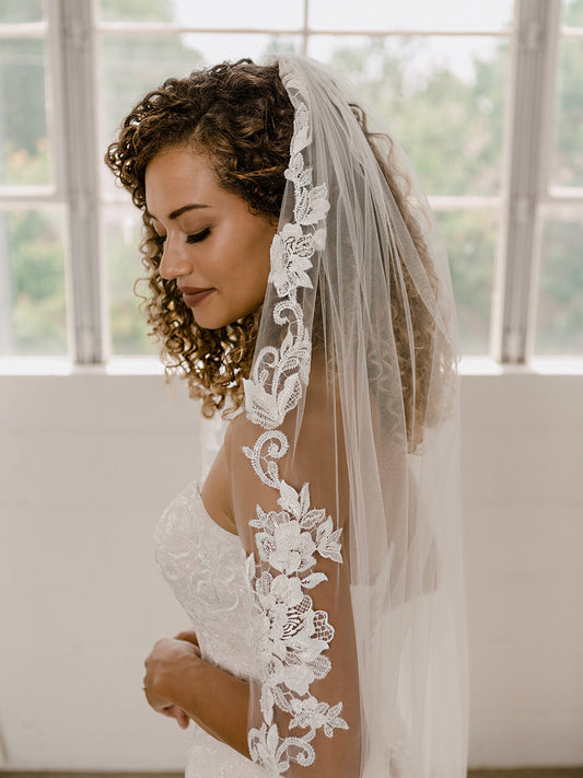 Dahlia – Italian collection flower lace veil