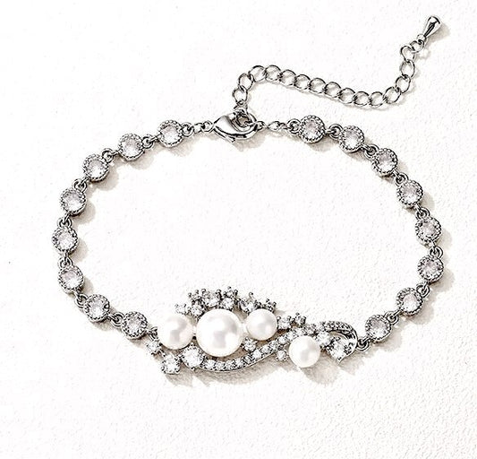 laura - Elegant pearl bracelet