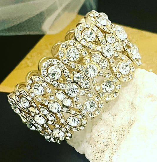Lindzie- Dazzling gold crystal bracelet