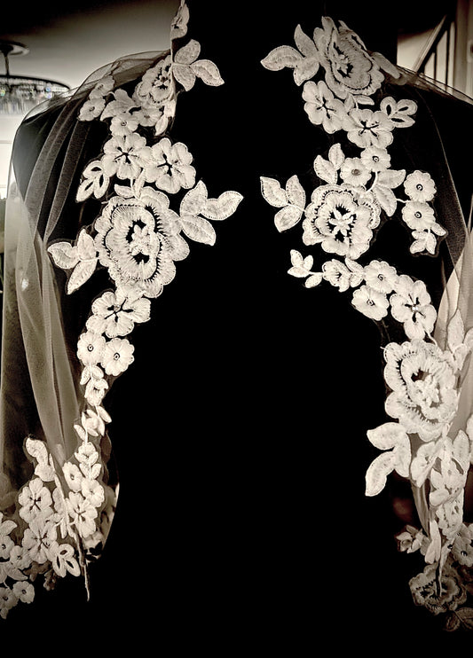 Carezza - Italian off white Floral lace communion veil