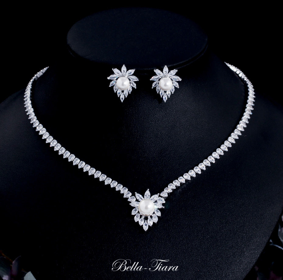 Elegant cz Bridal pearl necklace set