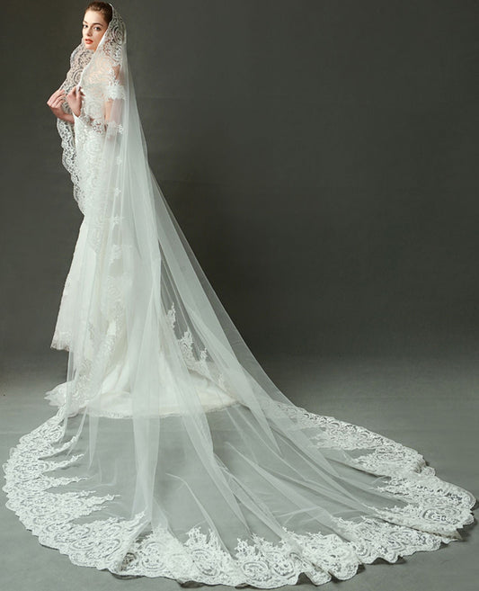 Long vs Short Wedding Veils: Which One Is Best for Your Bridal Style