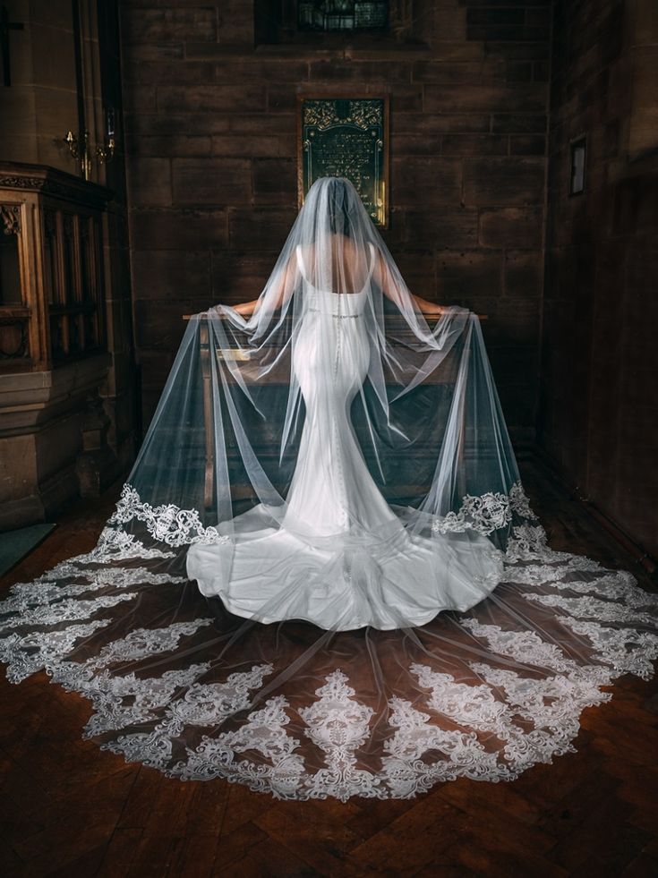 Why a Lace Cathedral Veil is the Most Dramatic and Elegant Choice for Your Big Day