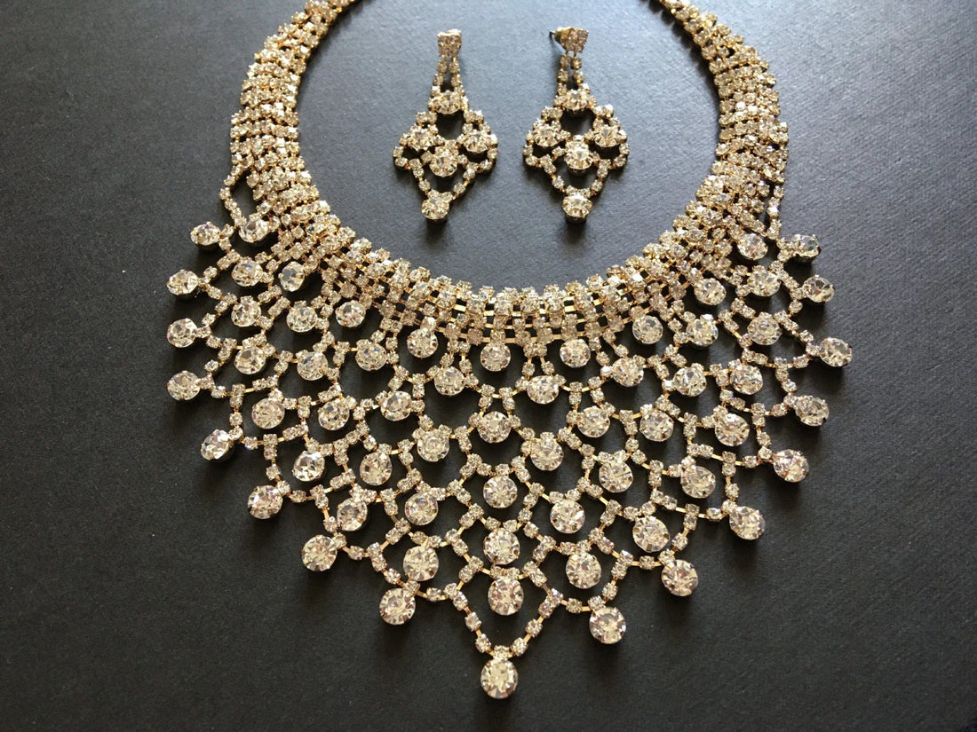 Choosing the Right Bridal Jewelry Set: Everything You Need to Know