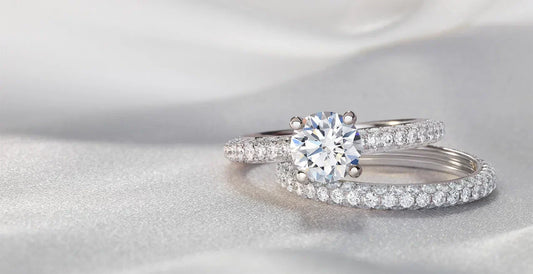 How to Choose Wedding Jewelry That Shows Up Beautifully in Photos