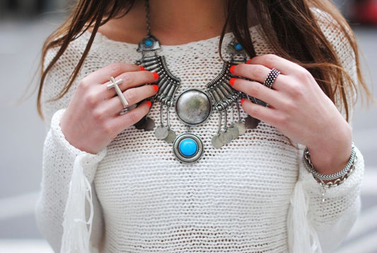 From Bold to Subtle: Unique Fashion Accessories That Complete Your Look