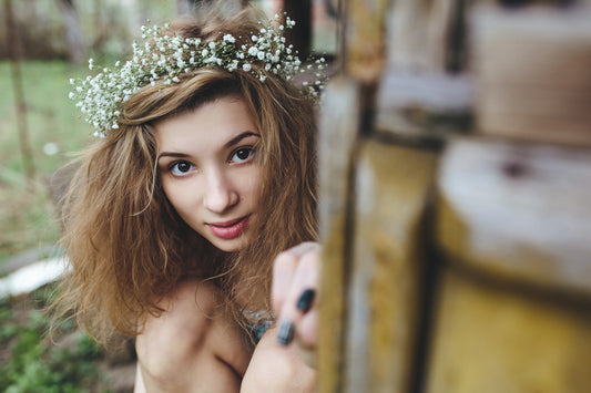 Queen-Inspired Bridal Look: Choosing the Perfect Crown for Your Wedding Day
