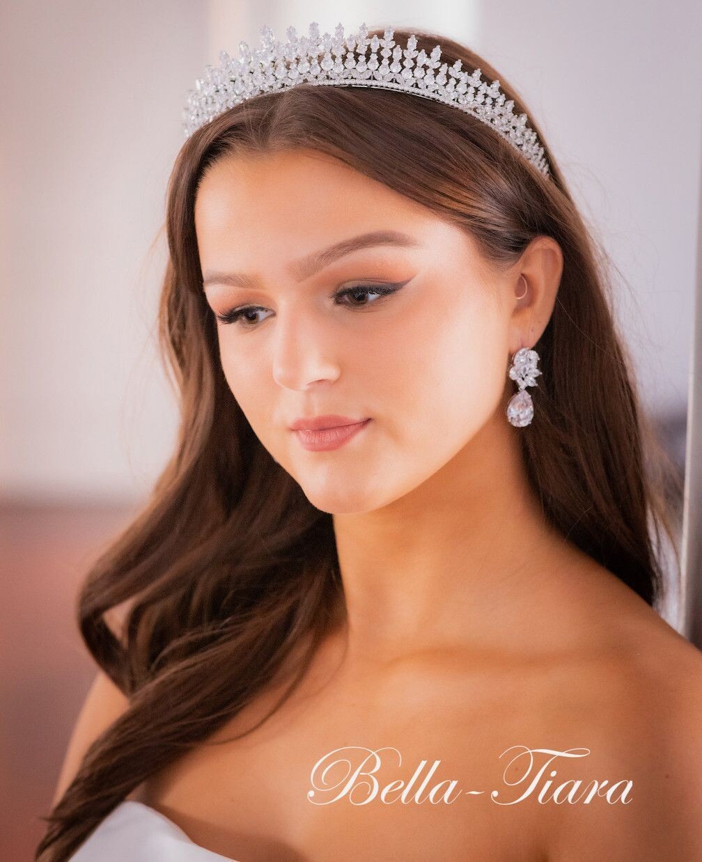 Mariel - Beautiful crystal Tiara